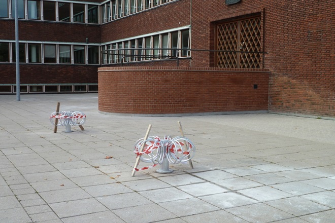 Billedet viser, at kommunen lytter til os. Her er cykelstativerne på rådhuspladsen ændret, så både smalle og brede dæk kan parkeres.